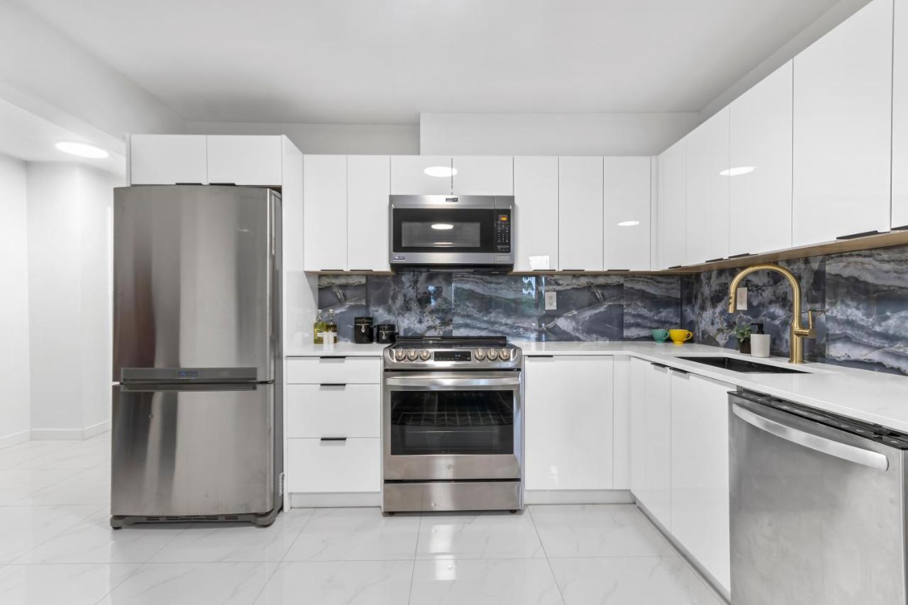 Pristine 3 Beds 2 Washroom Guest Suite Surrey Exterior foto