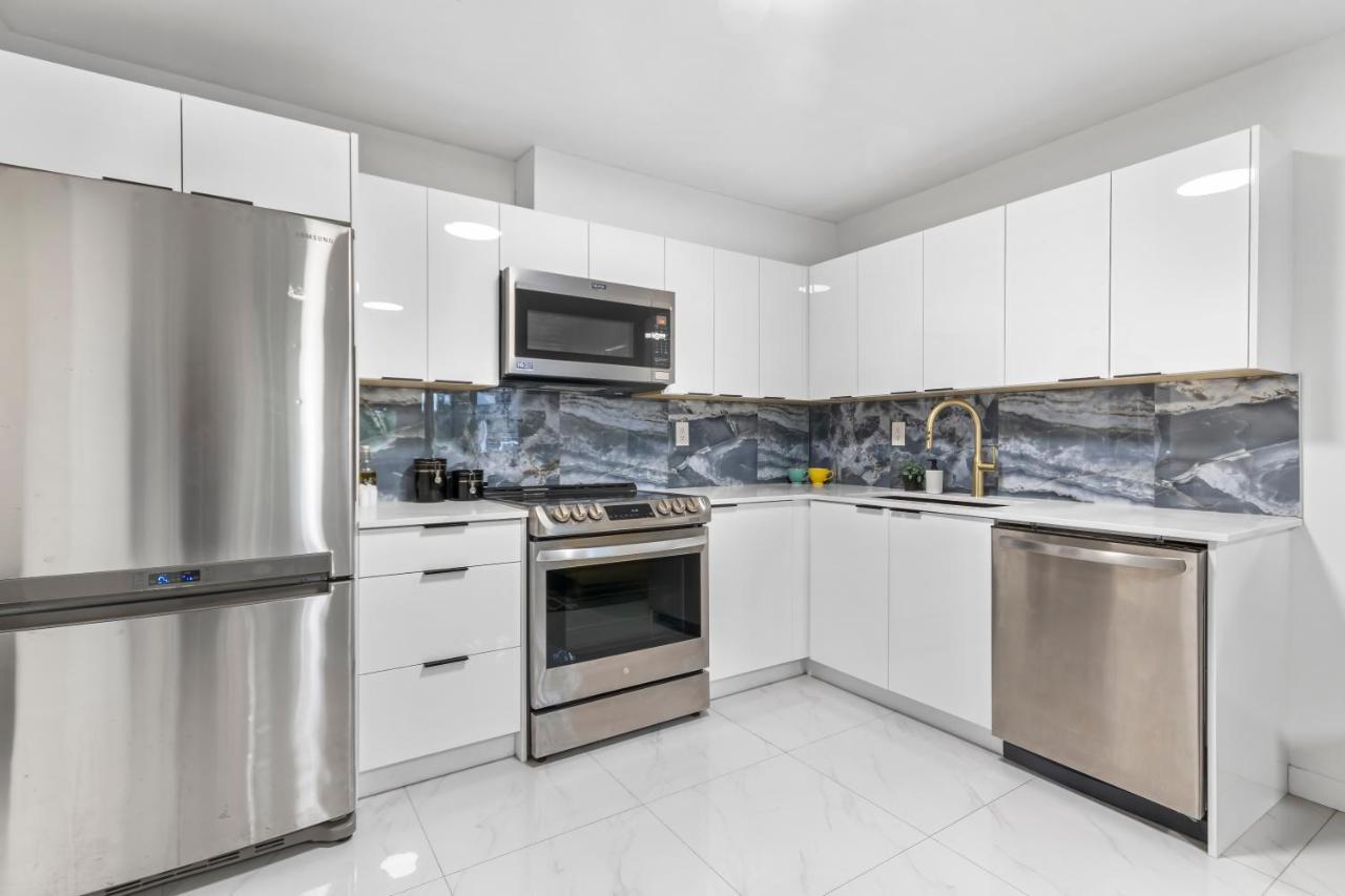 Pristine 3 Beds 2 Washroom Guest Suite Surrey Exterior foto